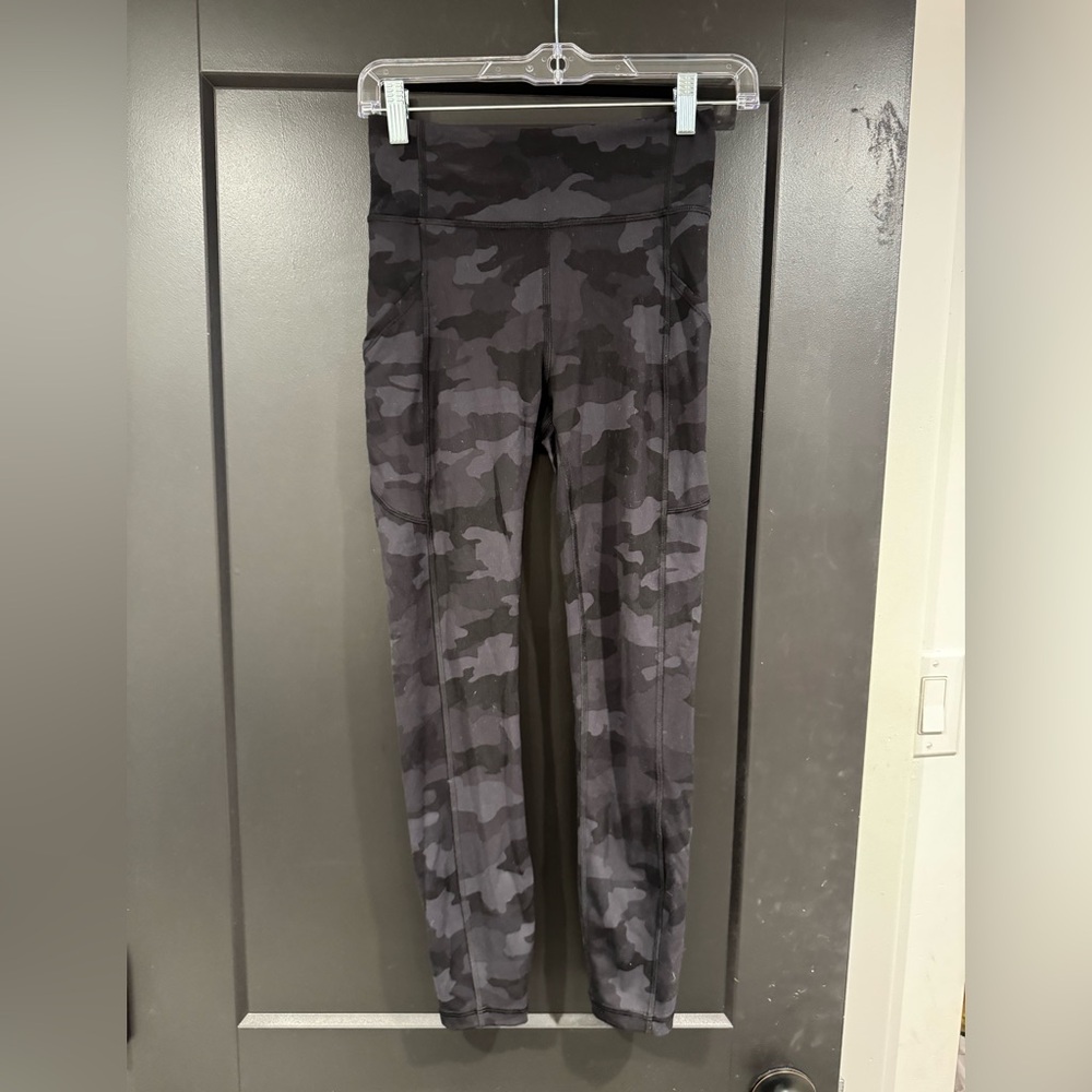 Lululemon size 4 leggings that don’t fit anymore but still in great shape!